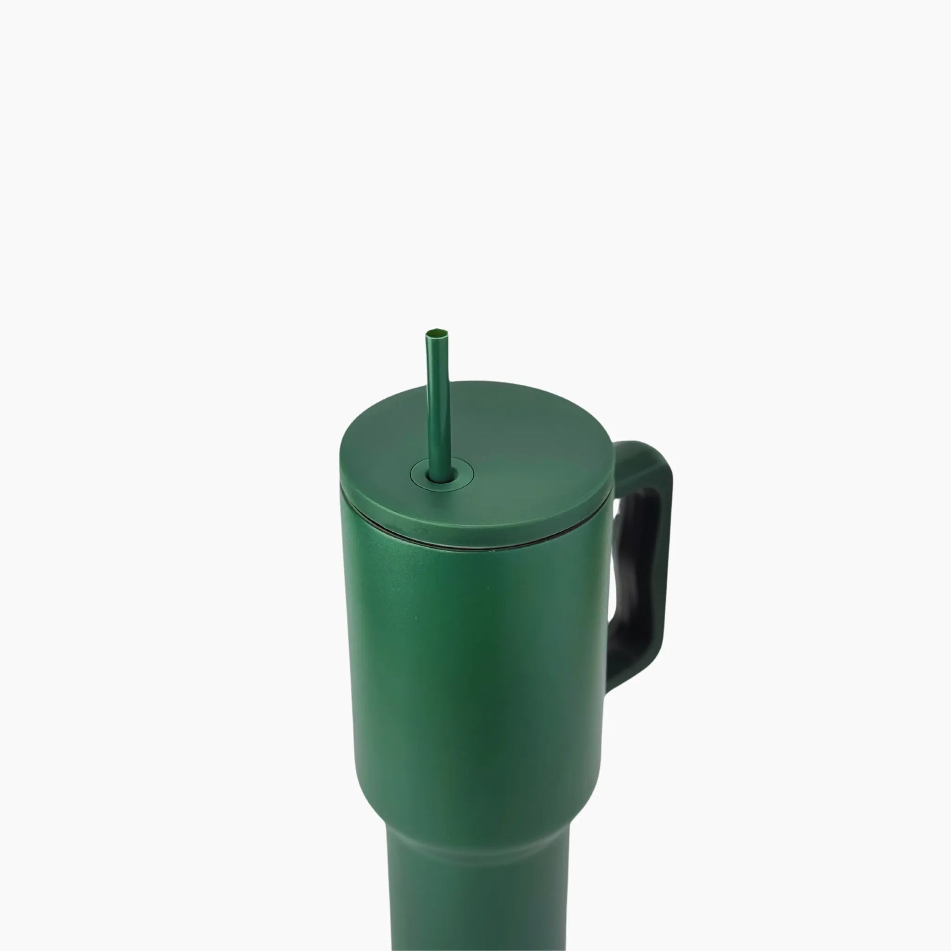 Peak Tumbler color verde hoja (Green Leaf) de 40 oz personalizado. Tomatodo térmico de acero inoxidable ecológico para regalos corporativos o personales. Mantiene bebidas frías y calientes. Hacemos envíos seguros de este vaso térmico a todo el Perú (Costa, Sierra y Selva) - JMZ.