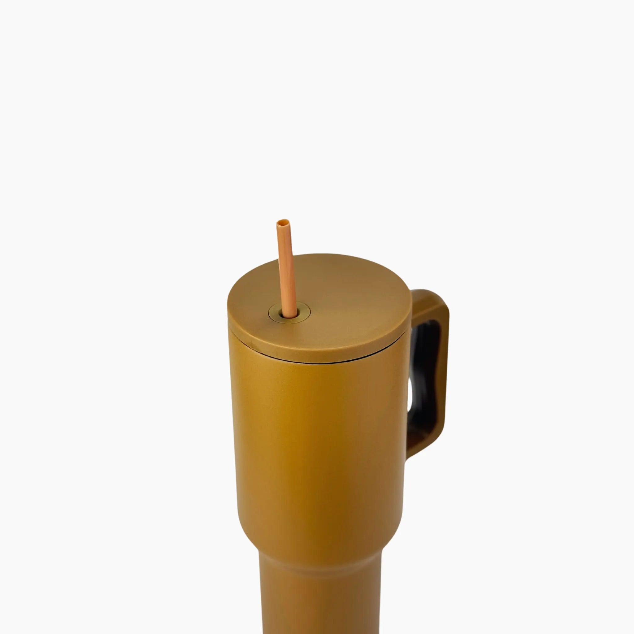 Peak Tumbler color marrón avellana (Hazelnut) de 40 oz personalizado. Tomatodo térmico de acero inoxidable tono tierra para regalos corporativos o personales. Mantiene bebidas frías y calientes. Hacemos envíos seguros de este vaso térmico a todo el Perú (Costa, Sierra y Selva) - JMZ.