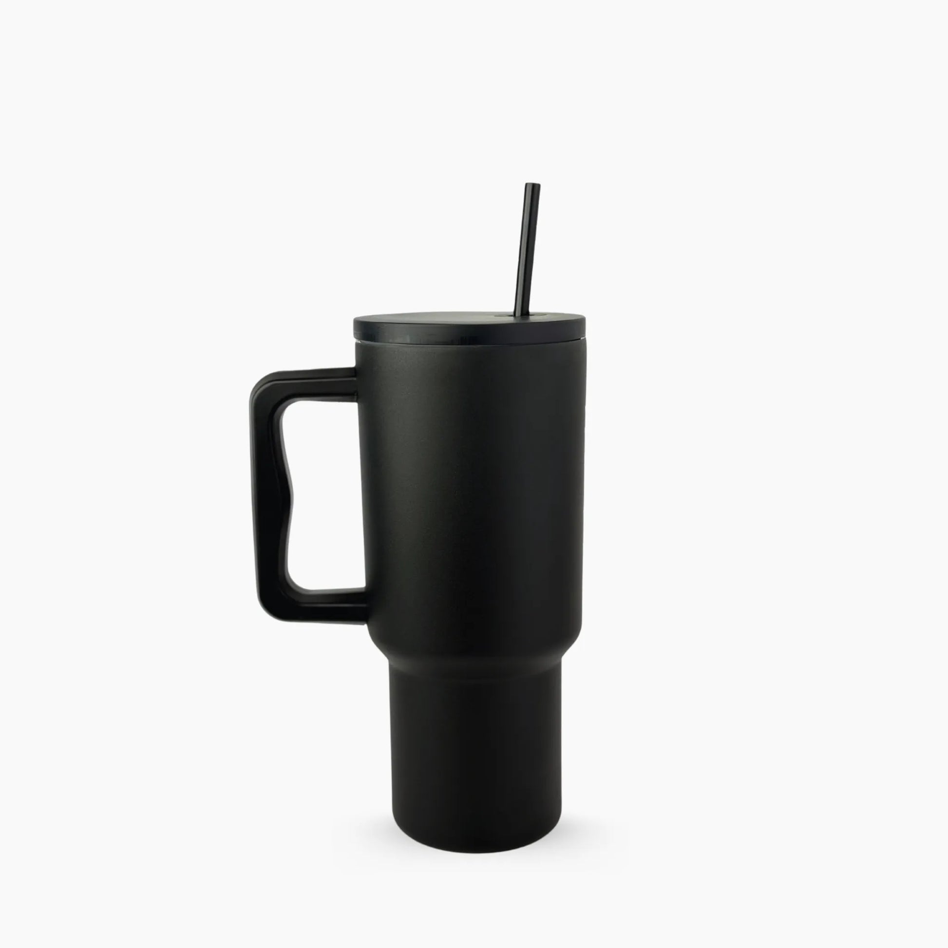 Peak Tumbler color negro medianoche (Midnight Black) de 30 oz personalizado. Tomatodo térmico de acero inoxidable elegante y portátil para regalos corporativos. Mantiene bebidas frías y calientes. Hacemos envíos seguros de este vaso térmico a todo el Perú (Costa, Sierra y Selva) - JMZ.