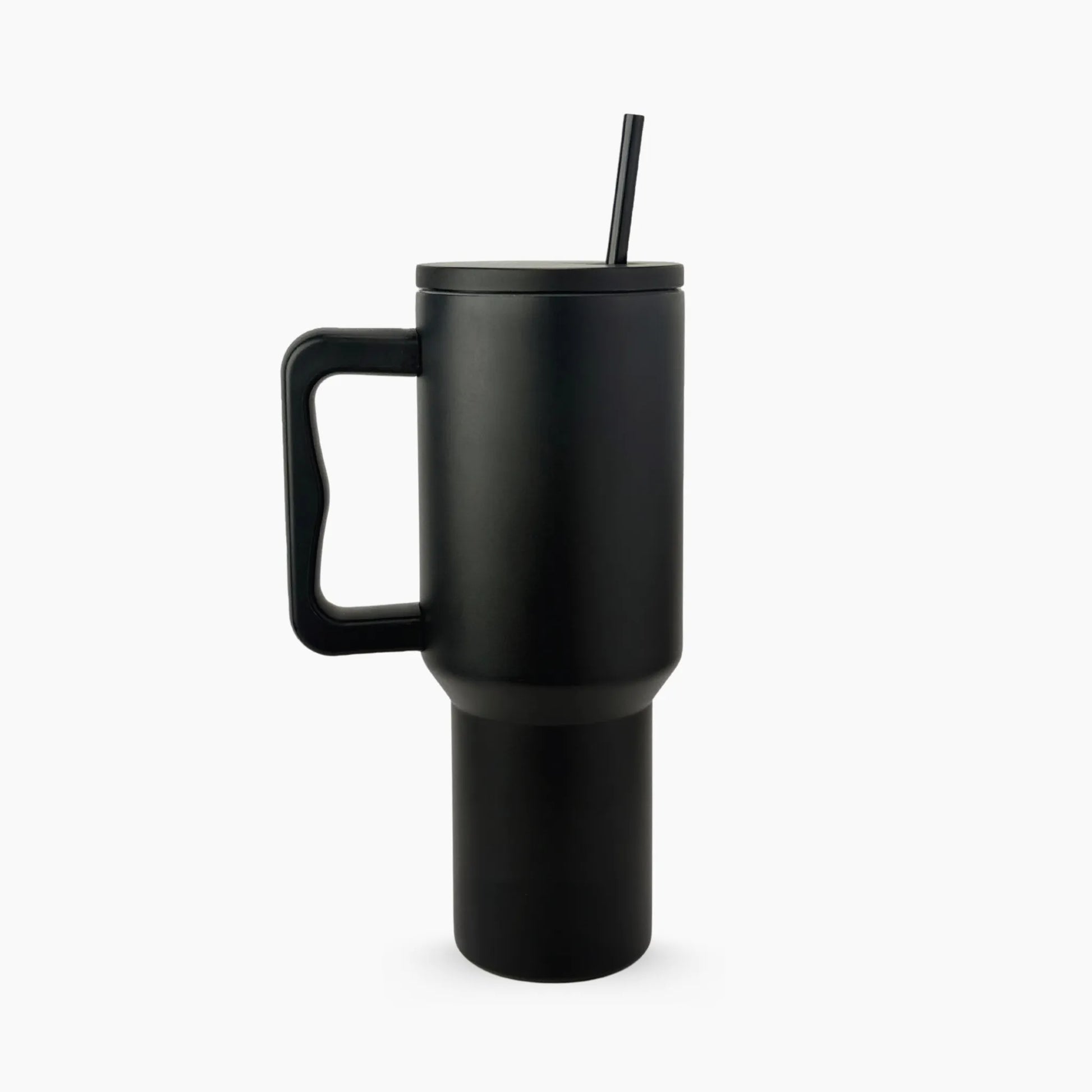 Peak Tumbler color negro medianoche (Midnight Black) de 40 oz personalizado. Tomatodo térmico de acero inoxidable elegante para regalos corporativos o personales. Mantiene bebidas frías y calientes. Hacemos envíos seguros de este vaso térmico a todo el Perú (Costa, Sierra y Selva) - JMZ.