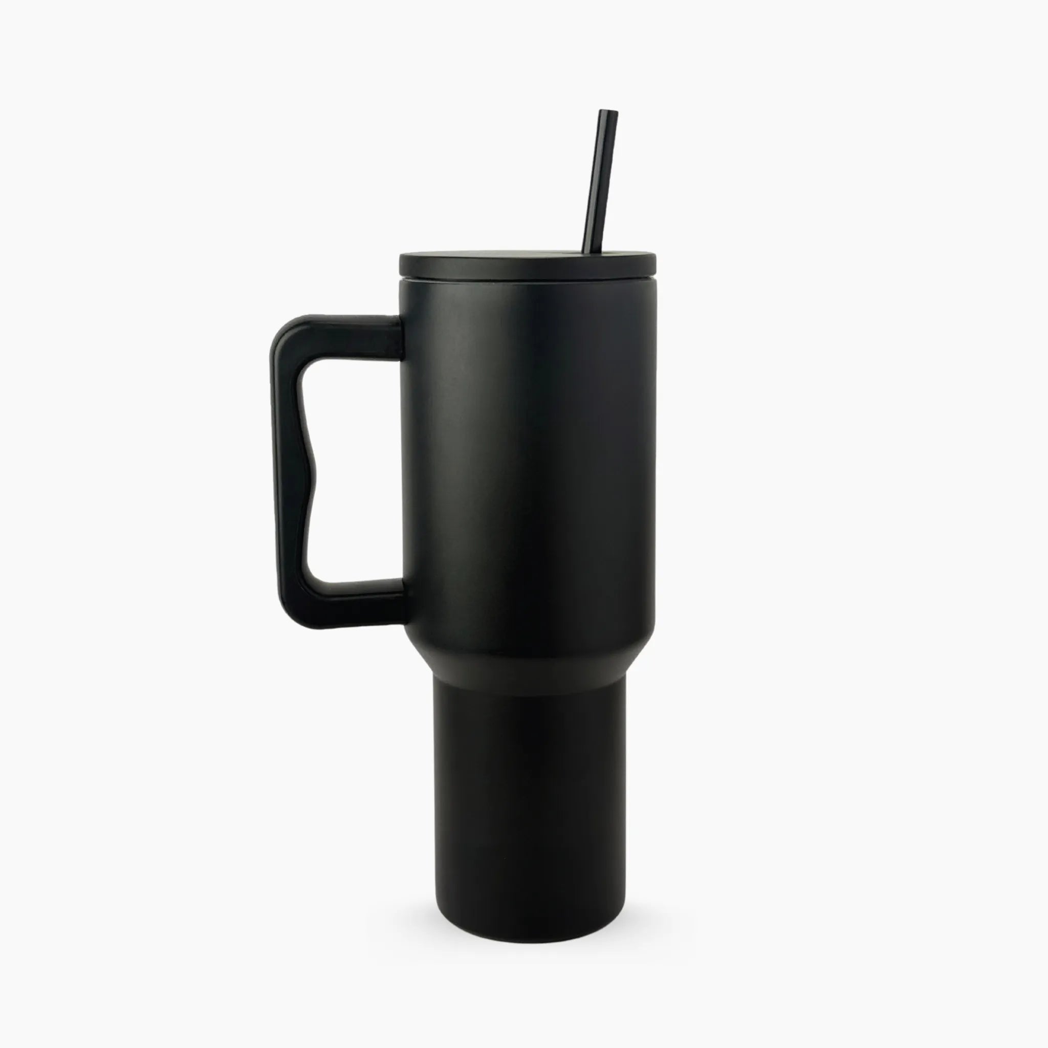 Peak Tumbler color negro medianoche (Midnight Black) de 40 oz personalizado. Tomatodo térmico de acero inoxidable elegante para regalos corporativos o personales. Mantiene bebidas frías y calientes. Hacemos envíos seguros de este vaso térmico a todo el Perú (Costa, Sierra y Selva) - JMZ.