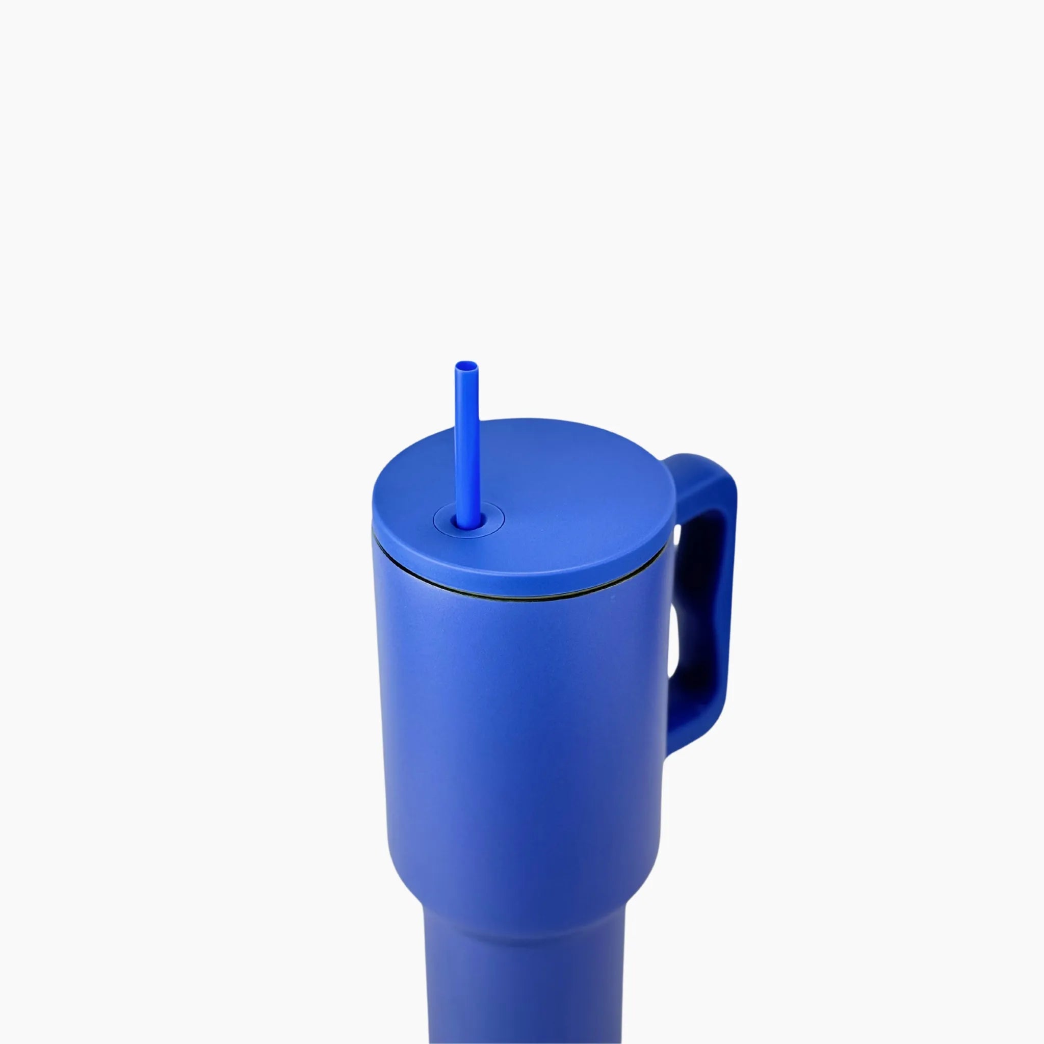 Peak Tumbler color azul marino (Navy Blue) de 40 oz personalizado. Tomatodo térmico de acero inoxidable sobrio para regalos corporativos ejecutivos o personales. Mantiene bebidas frías y calientes. Hacemos envíos seguros de este vaso térmico a todo el Perú (Costa, Sierra y Selva) - JMZ.