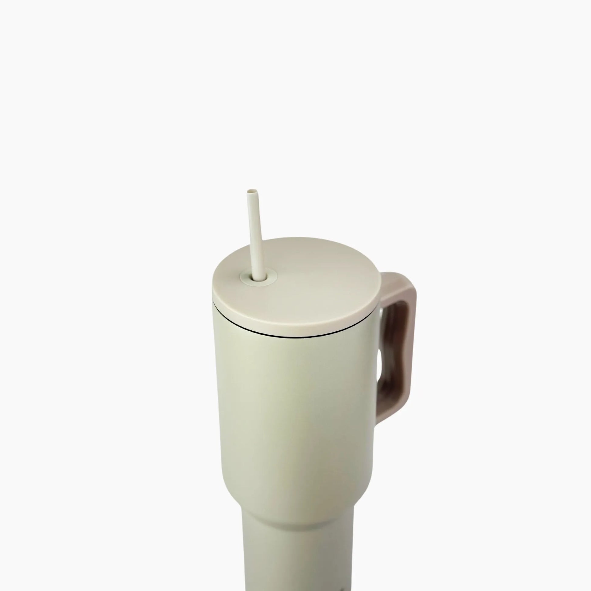 Peak Tumbler color crema/beige (Sand Dune) de 40 oz personalizado. Tomatodo térmico de acero inoxidable ideal para regalos corporativos o personales. Mantiene bebidas frías y calientes. Hacemos envíos seguros de este vaso térmico a todo el Perú (Costa, Sierra y Selva) - JMZ.