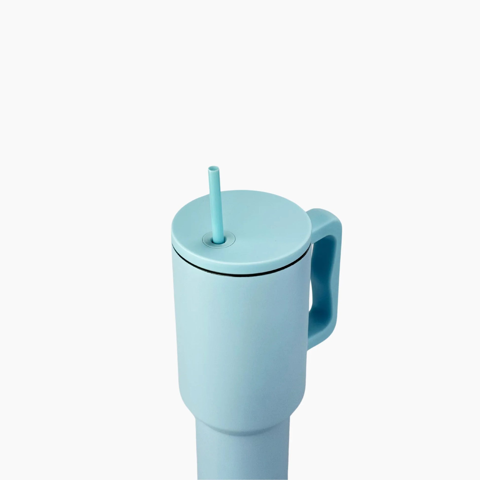 Peak Tumbler color turquesa suave/agua (Seaside) de 40 oz personalizado. Tomatodo térmico de acero inoxidable ideal para regalos corporativos o personales. Mantiene bebidas frías y calientes. Hacemos envíos seguros de este vaso térmico a todo el Perú (Costa, Sierra y Selva) - JMZ.