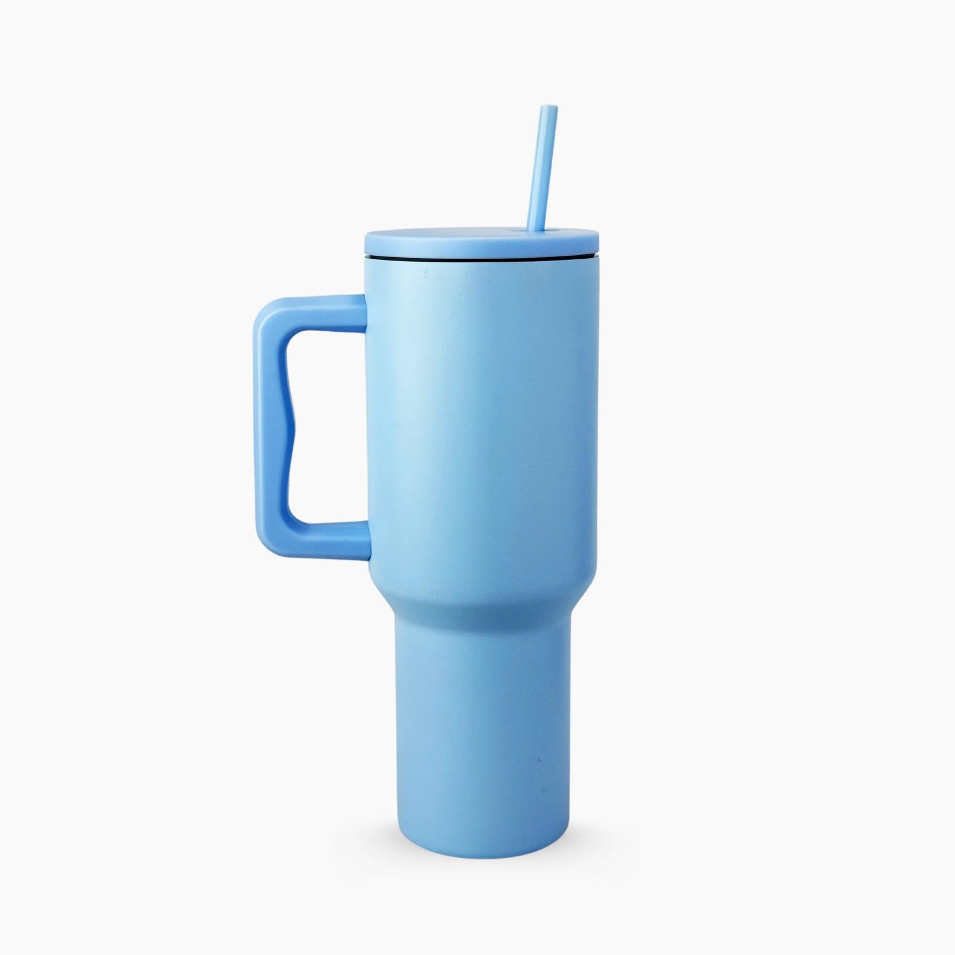Peak Tumbler color celeste cielo (Sky Blue) de 40 oz personalizado. Tomatodo térmico de acero inoxidable ideal para regalos corporativos o personales. Mantiene bebidas frías y calientes. Hacemos envíos seguros de este vaso térmico a todo el Perú (Costa, Sierra y Selva) - JMZ.