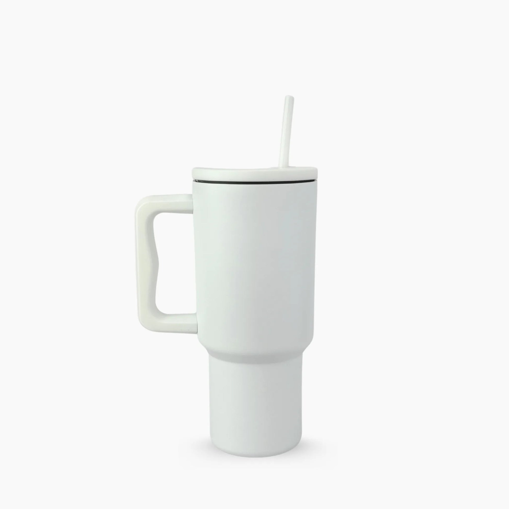 Peak Tumbler color blanco puro (White) de 30 oz personalizado. Tomatodo térmico de acero inoxidable minimalista para regalos corporativos o personales. Mantiene bebidas frías y calientes. Hacemos envíos seguros de este vaso térmico a todo el Perú (Costa, Sierra y Selva) - JMZ.